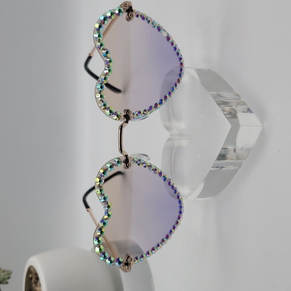 Embellished Heart Sunglasses - Picture 3 of 4